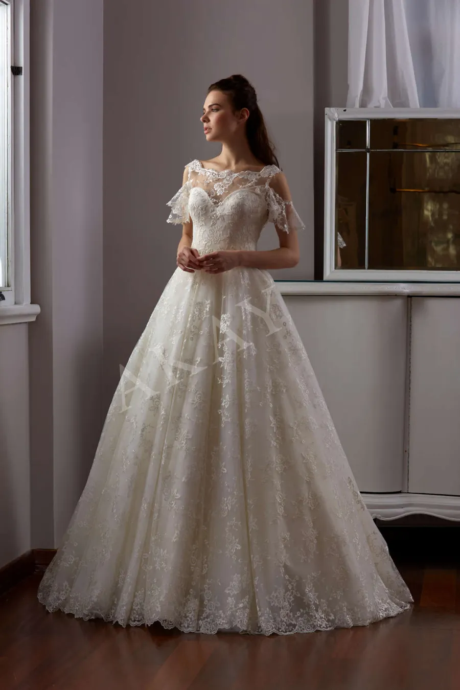 Akay Wedding Dresses koleksiyonu — görsel 1
