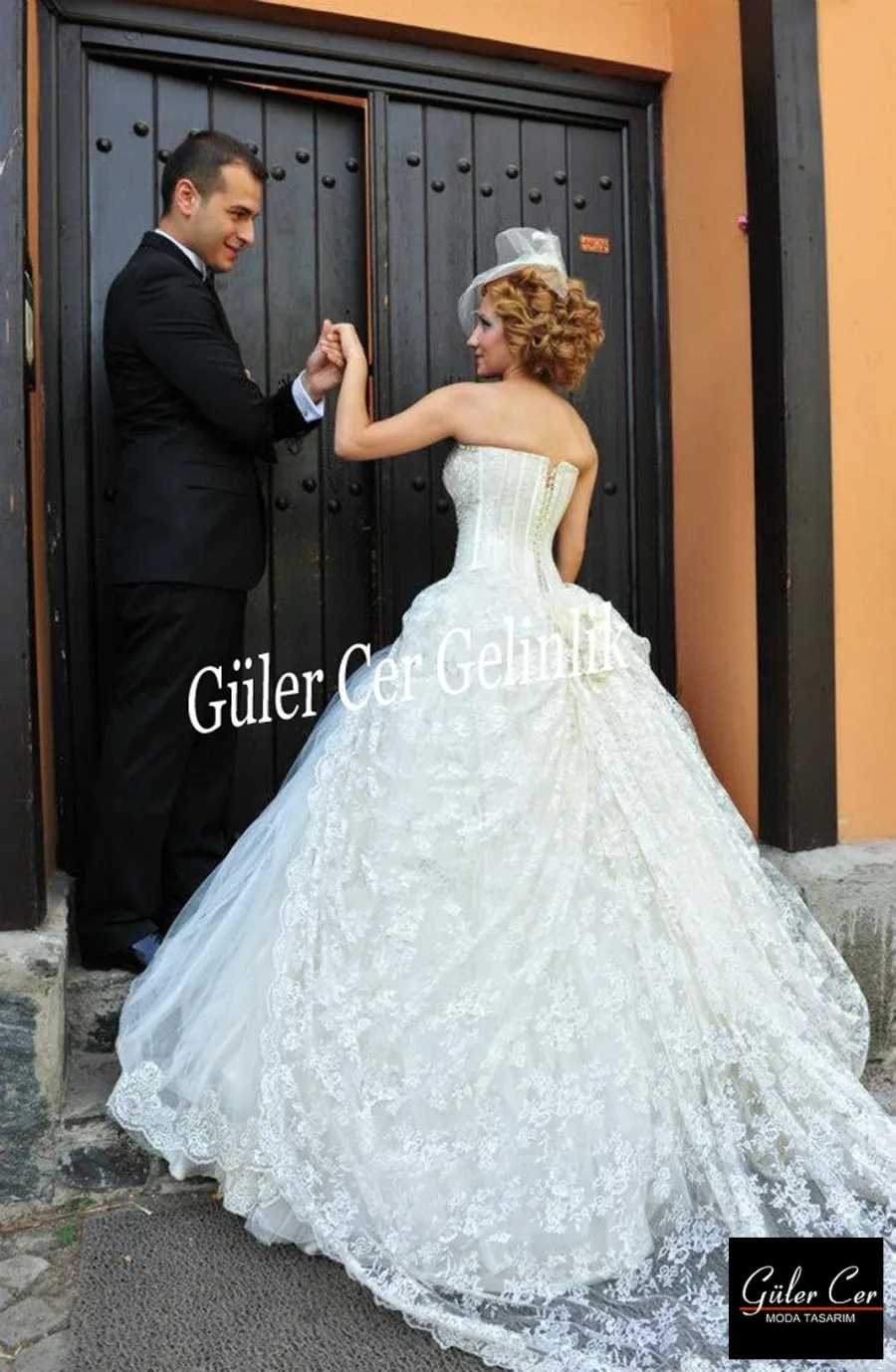 Colecția Guler Cer Wedding Dress — ținuta 1