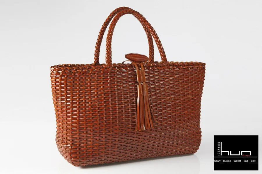 Colección HUN Leather Accessories — look 3