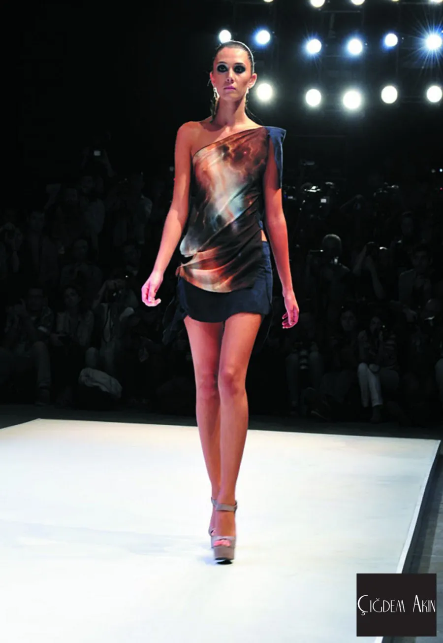 Collection Cigdem Akin Fashion — look 1