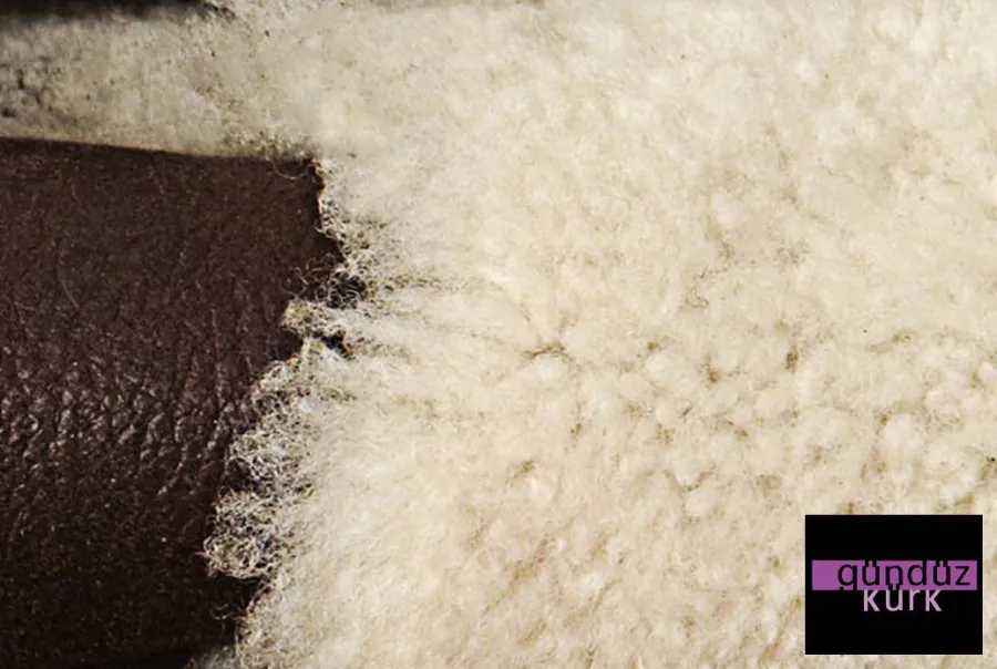 Colección Gunduz FUR — look 3
