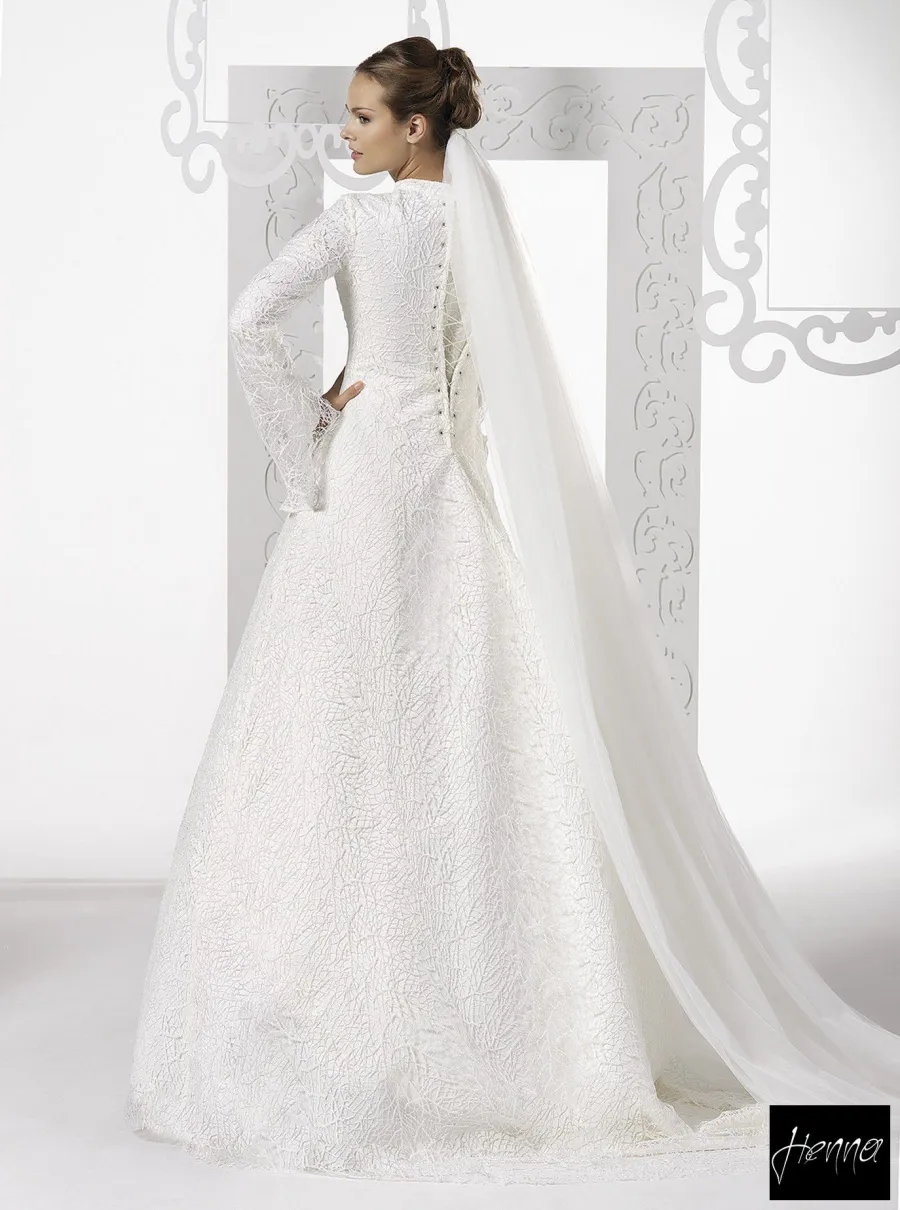 Colecția Henna Wedding Dresses — ținuta 2