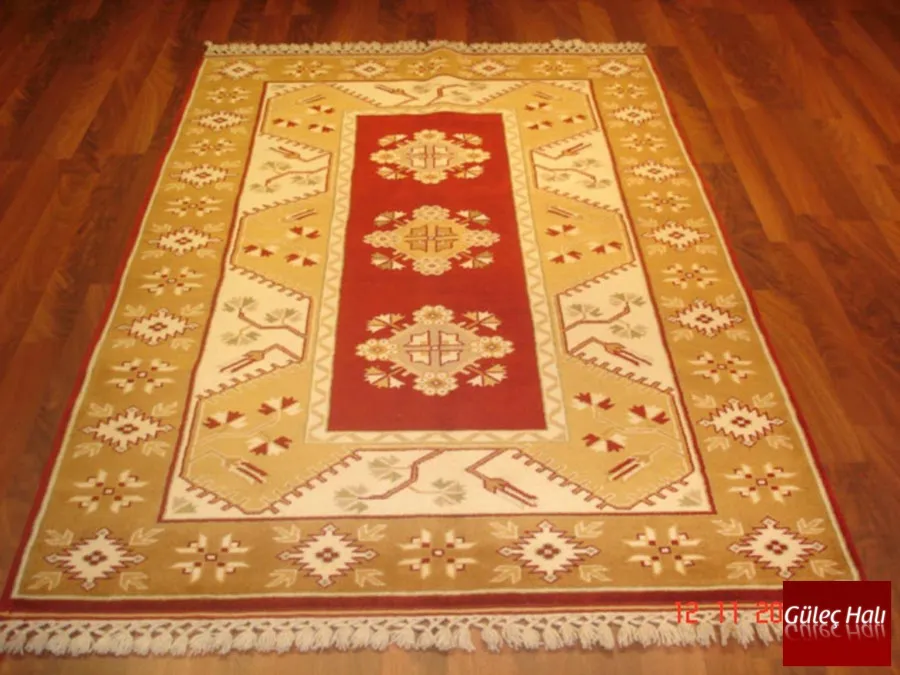Gulec Carpet Kilim Ltd. 2014 collection — look 2