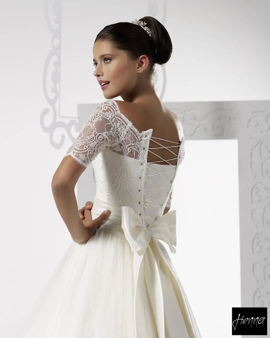 Colecția Henna Wedding Dresses — ținuta 1