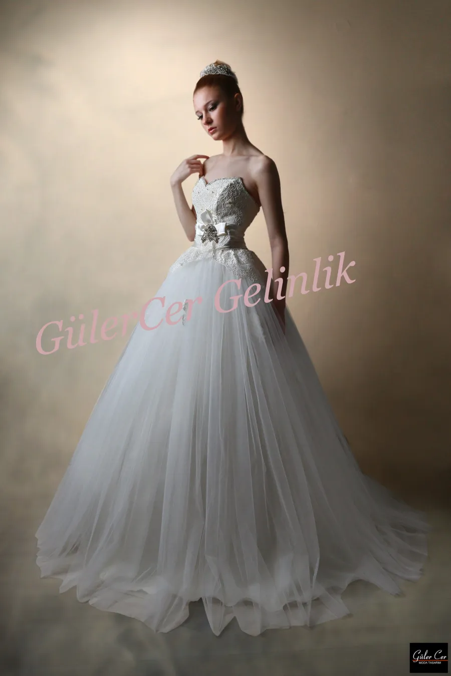 Guler Cer Wedding Dress 2014 collection — look 2