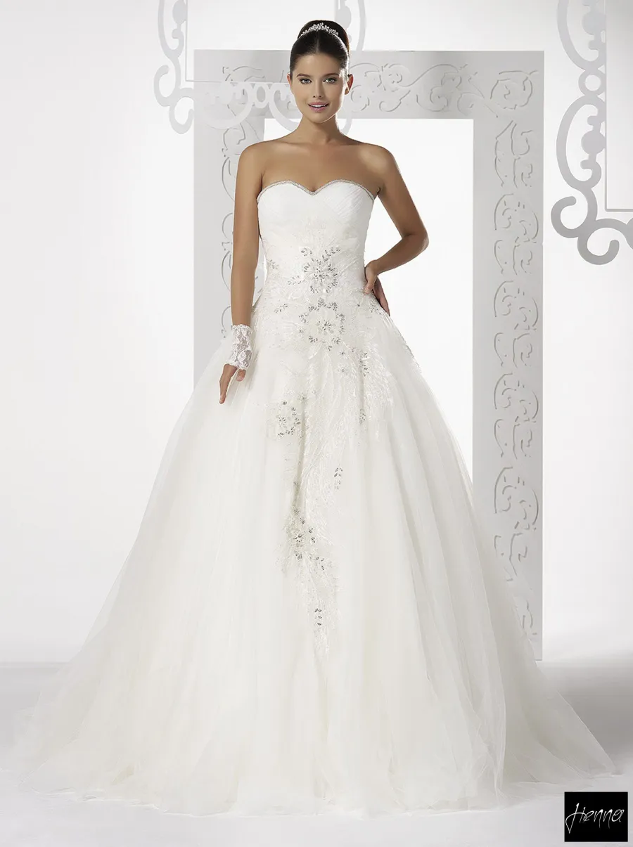 مجموعة Henna Wedding Dresses — إطلالة 3