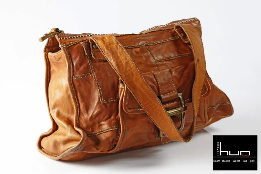 Colección HUN Leather Accessories — look 2