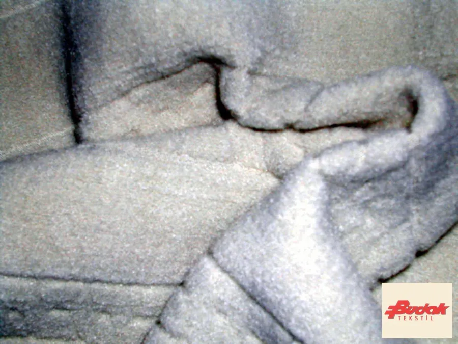 Colecția Budak Textile — ținuta 2
