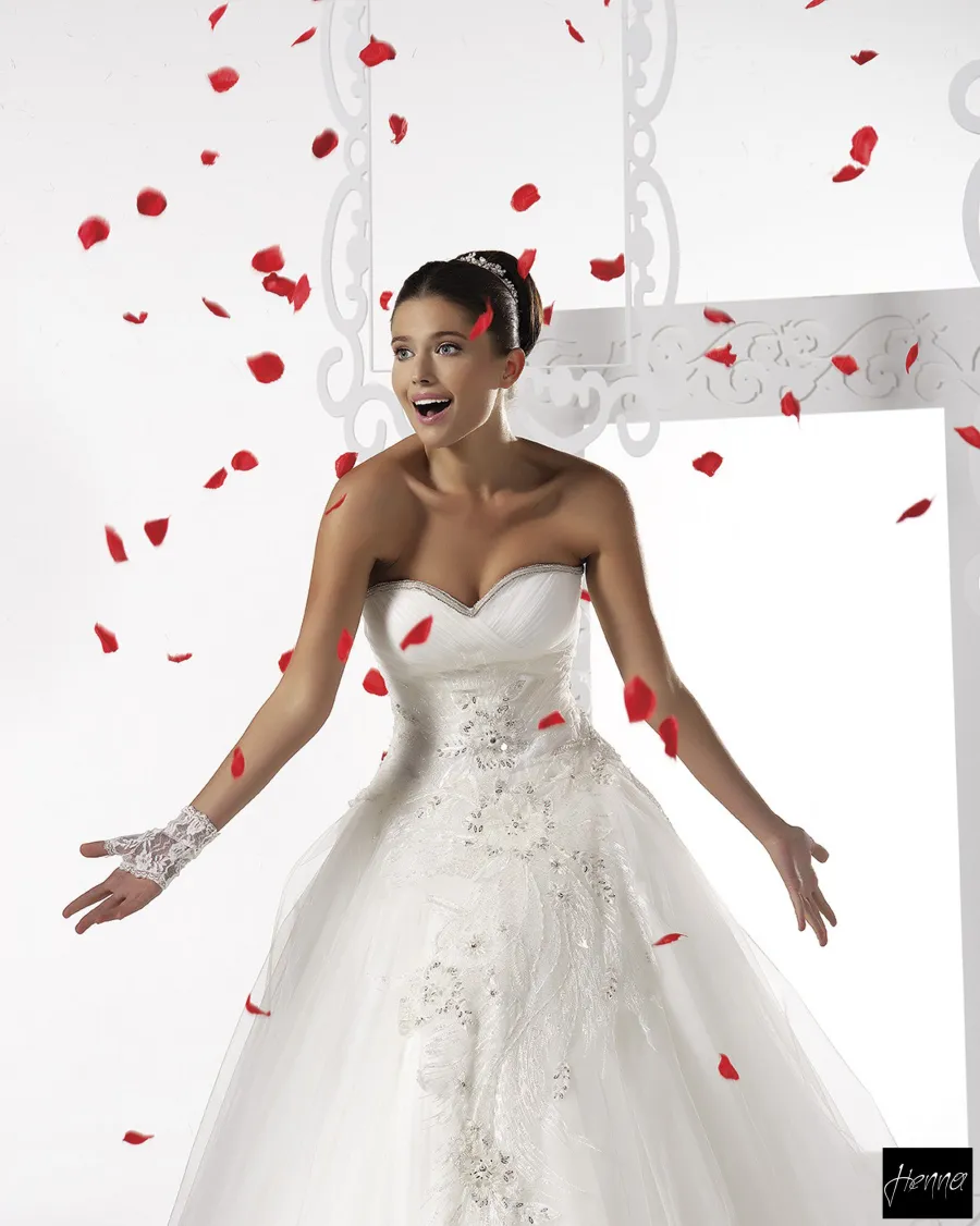 مجموعة Henna Wedding Dresses — إطلالة 1