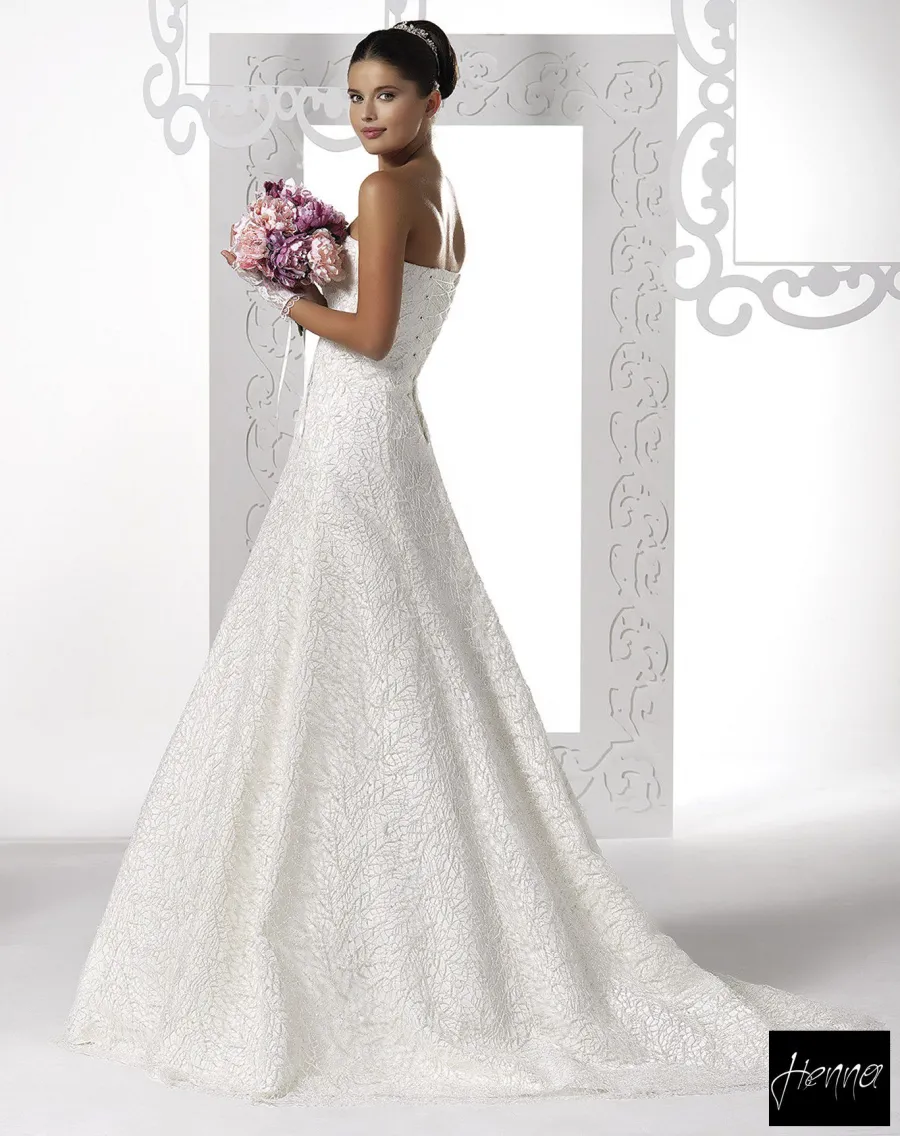 Colecția Henna Wedding Dresses — ținuta 1