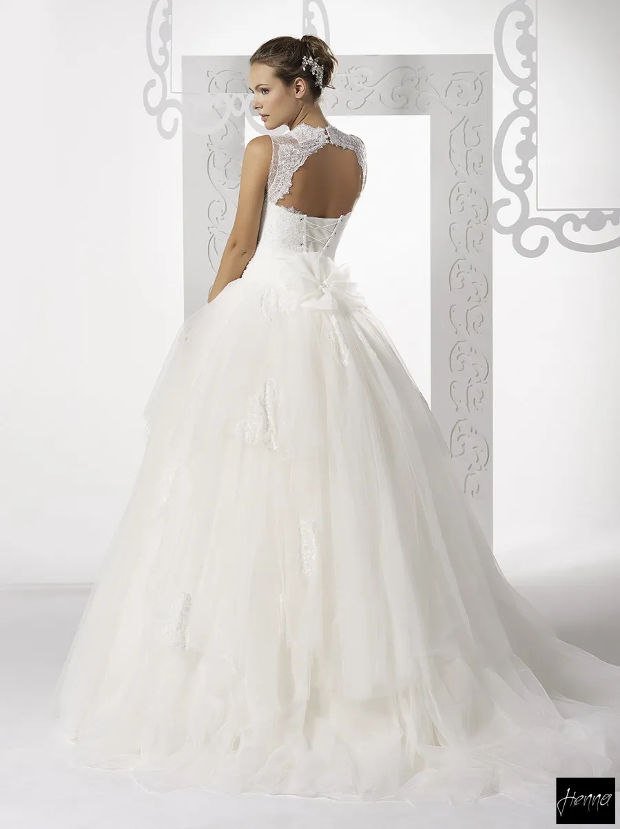 مجموعة Henna Wedding Dresses — إطلالة 2