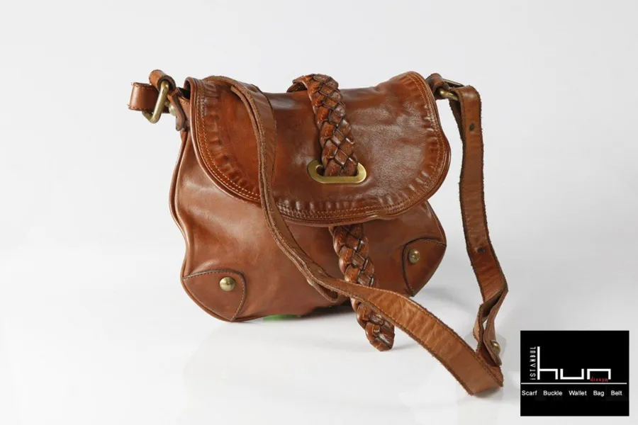 Colección HUN Leather Accessories — look 2