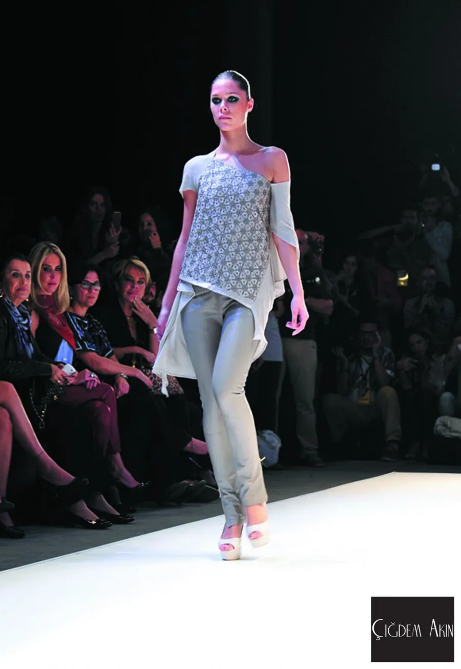 Collection Cigdem Akin Fashion — look 1