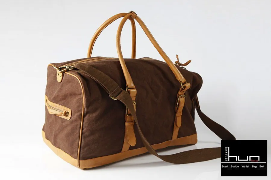 Colección HUN Leather Accessories — look 1