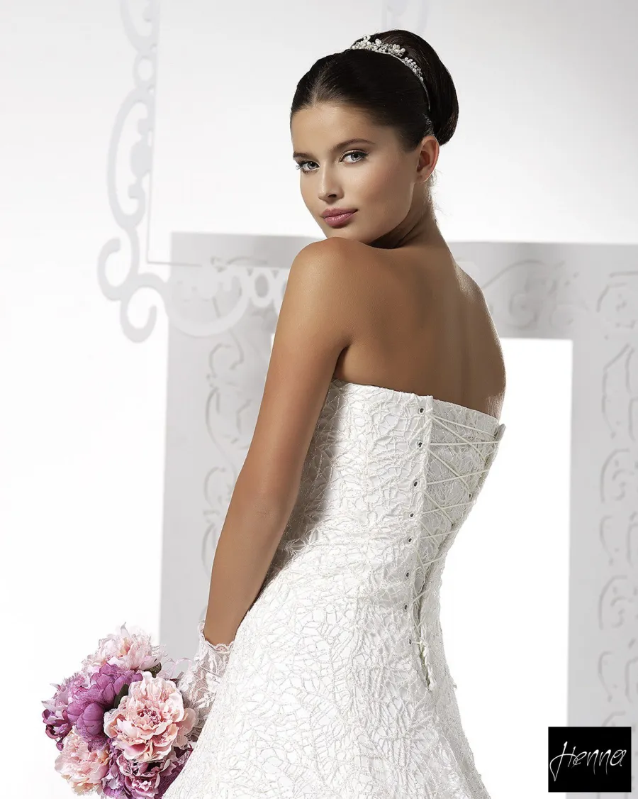 Colecția Henna Wedding Dresses — ținuta 3