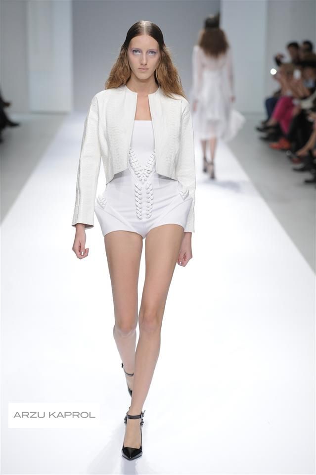 Arzu Kaprol Fall/Winter koleksiyonu — görsel 1