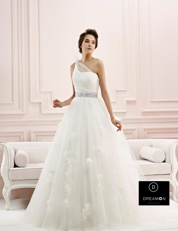 Colecția DreamON Bridal Dresses — ținuta 1