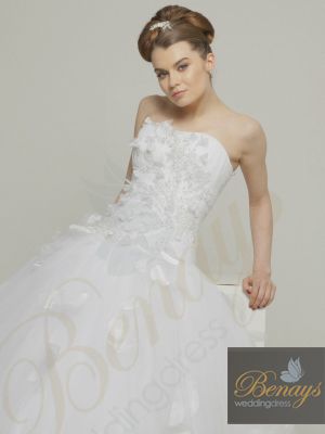 Colecția Benays Bridal Wedding Dresses