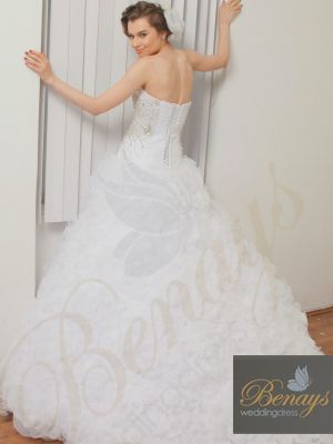 Colecția Benays Bridal Wedding Dresses — ținuta 3