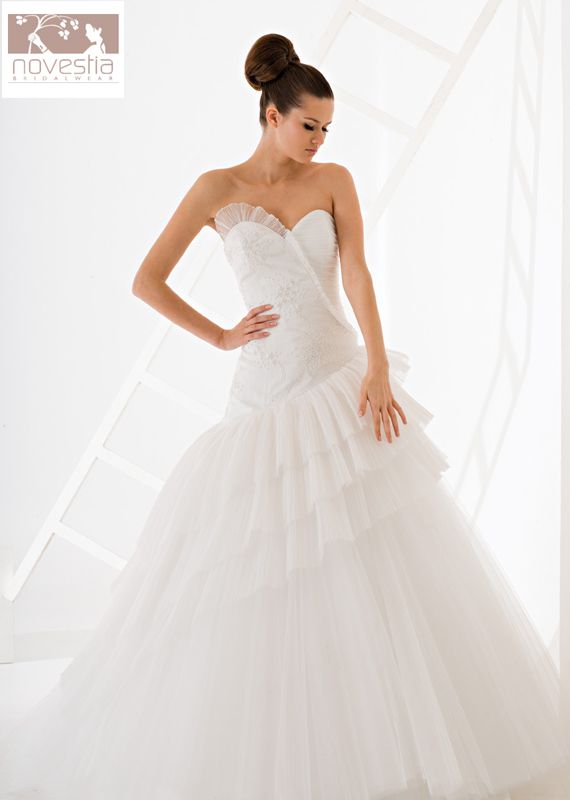 Novestia Bridal Wear 2011 collection — look 1