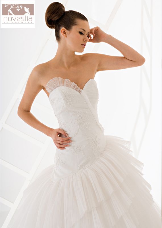 Novestia Bridal Wear 2011 collection — look 2