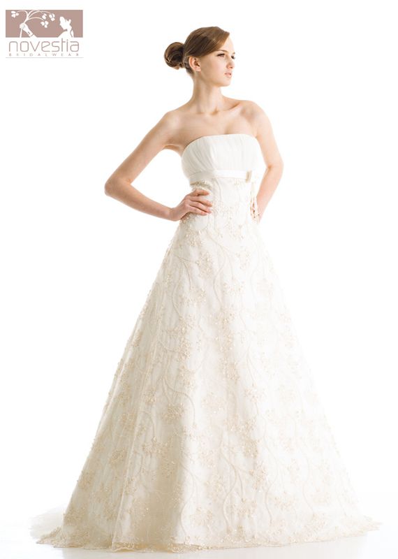 Novestia Bridal Wear 2011 collection — look 2