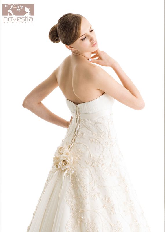 Novestia Bridal Wear 2011 collection — look 3