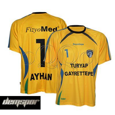 Colecția Demspor Oqqo Sportswear — ținuta 2
