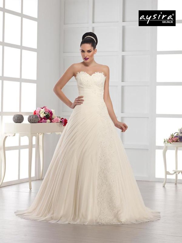 Aysira Wedding Dresses 2013 collection — look 3