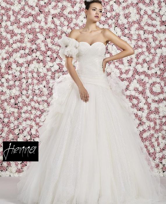 Henna Wedding Dresses 2013 collection — look 3