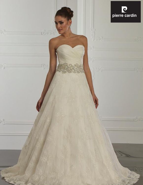 مجموعة Pierre Cardin Bridal Dresses — إطلالة 3