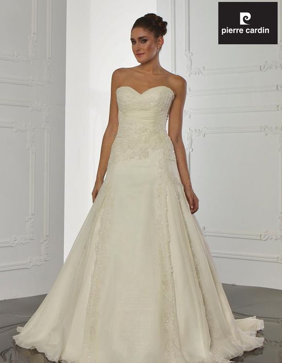 مجموعة Pierre Cardin Bridal Dresses — إطلالة 2