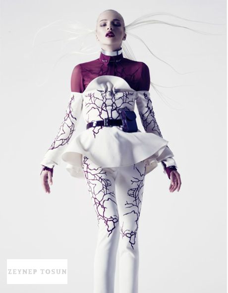 مجموعة Zeynep Tosun Fall/Winter — إطلالة 1
