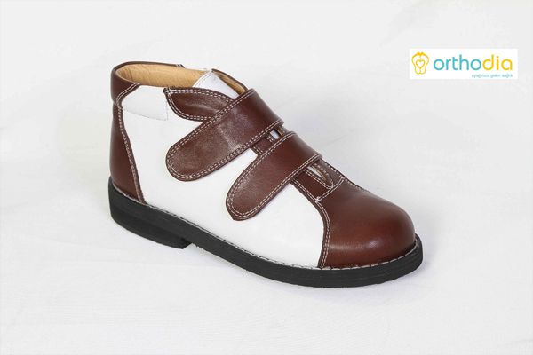 Collection Orthodia Special Shoes Center — look 2