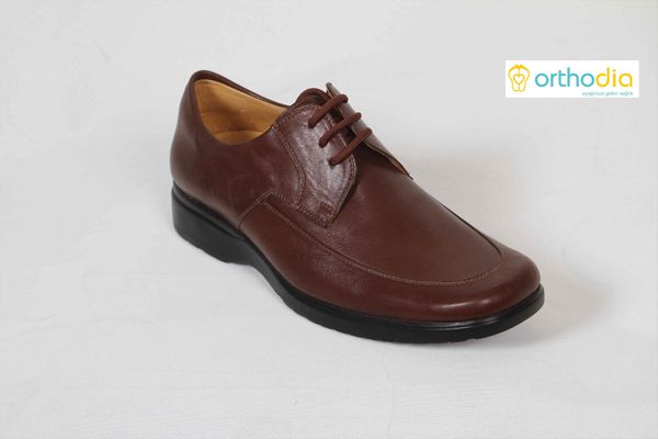 Collection Orthodia Special Shoes Center — look 2