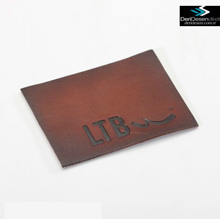 Colecția Deri Desen Labels Sanayi IC Ltd. — ținuta 2