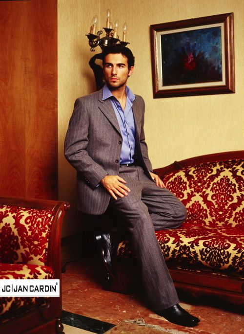 مجموعة JC JAN Cardin Suits — إطلالة 3