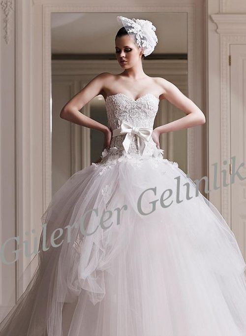 Colecția Guler Cer Wedding Dress — ținuta 1