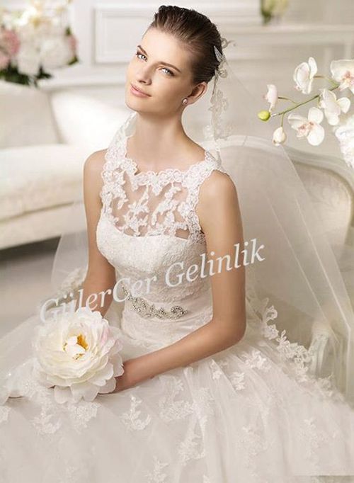 Colecția Guler Cer Wedding Dress — ținuta 3