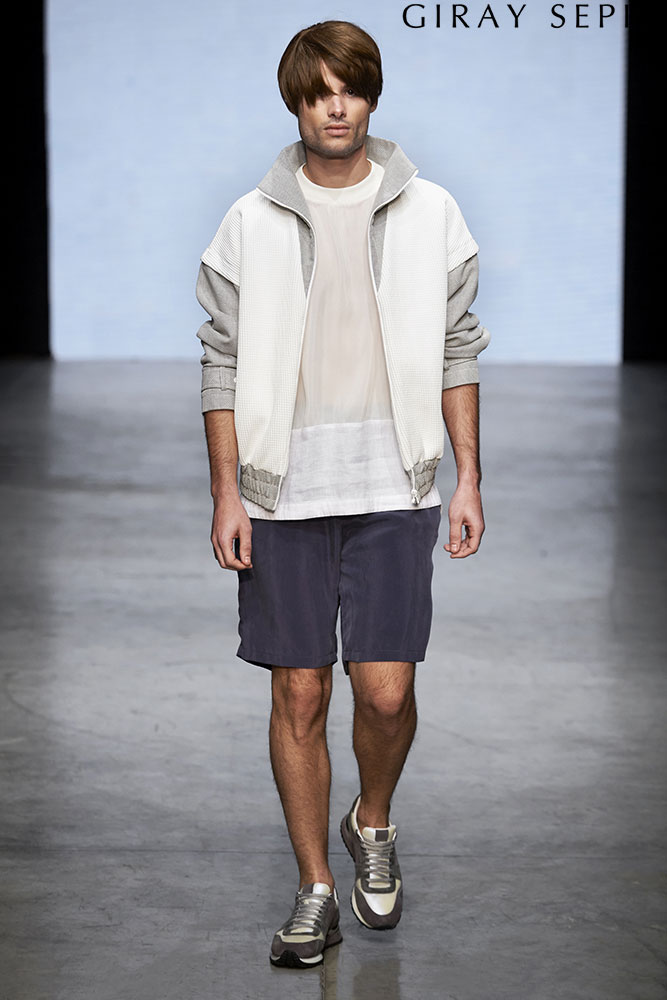 Colecția Giray Sepin Textile Spring/Summer — ținuta 1
