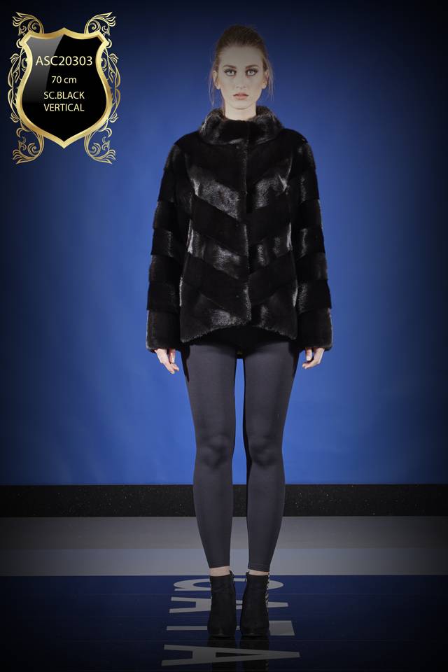 Colecția Tasari Kurkmod Kurk Leather Clothing — ținuta 2