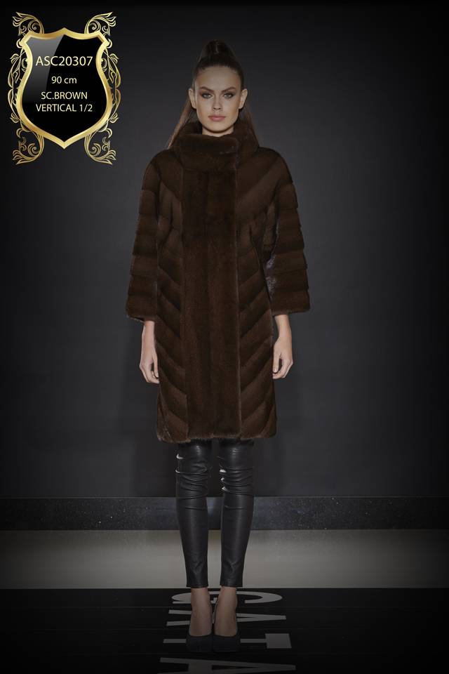 Colecția Tasari Kurkmod Kurk Leather Clothing — ținuta 2