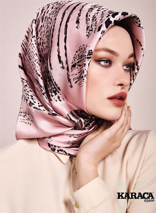 Kollektion Karaca Scarves Spring/Summer – Look 3
