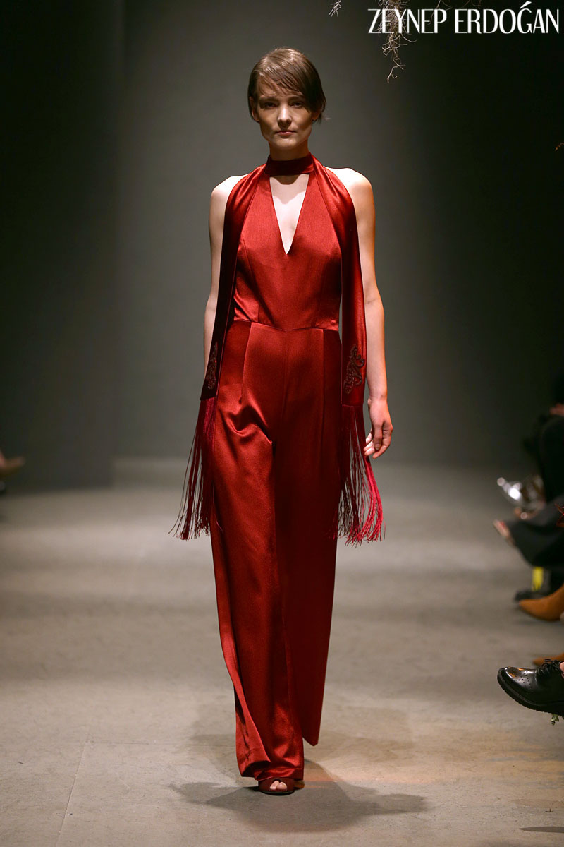 Kolekcija Zeynep Erdogan Fall/Winter — izgled 3