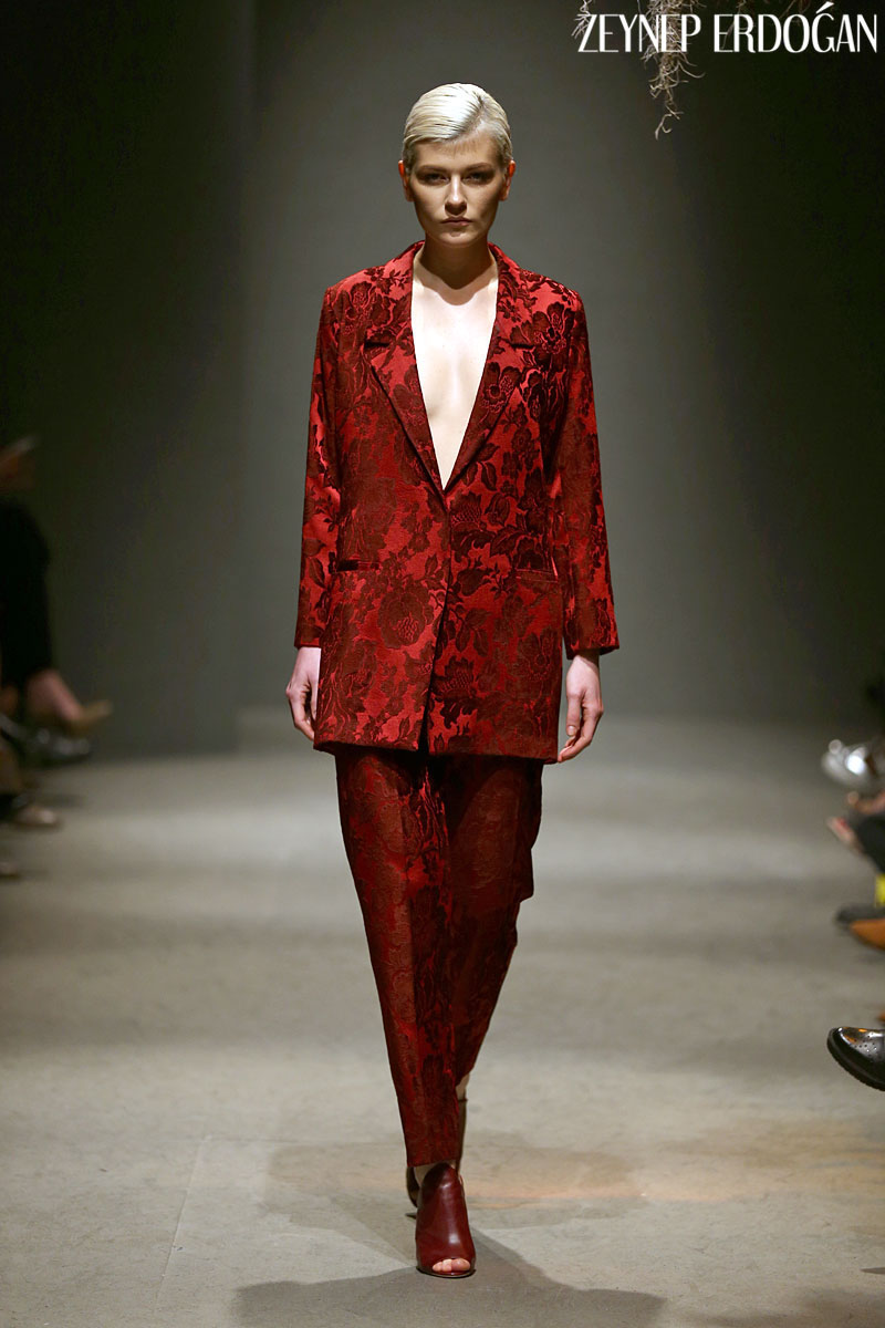 Kolekcija Zeynep Erdogan Fall/Winter — izgled 1