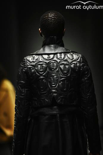 Colecția Murat Aytulum Fall/Winter — ținuta 1