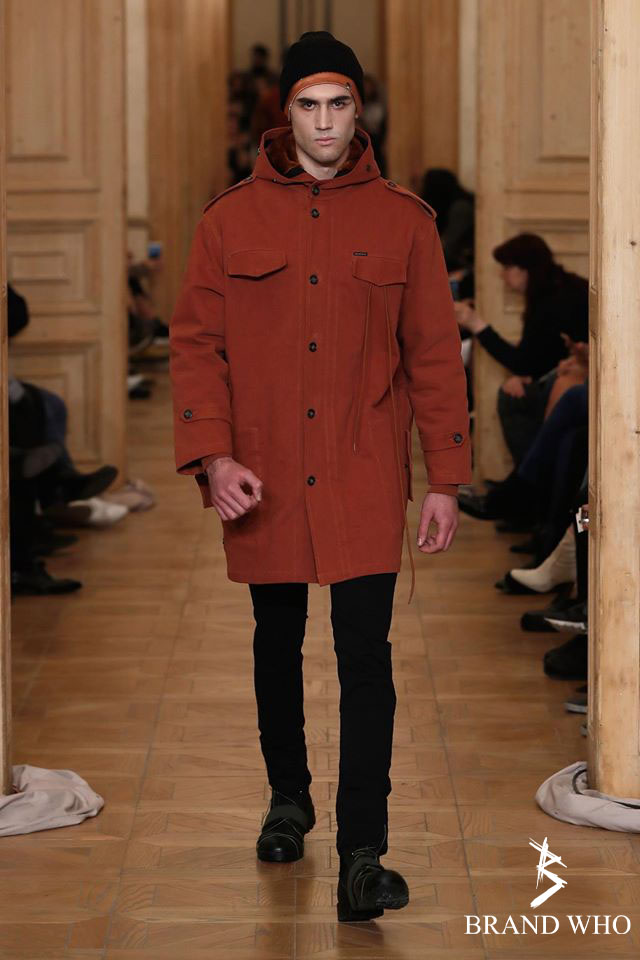Colecția Brand WHO Fall/Winter — ținuta 3