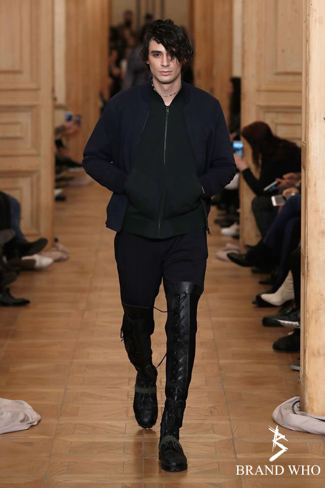 Colecția Brand WHO Fall/Winter — ținuta 1