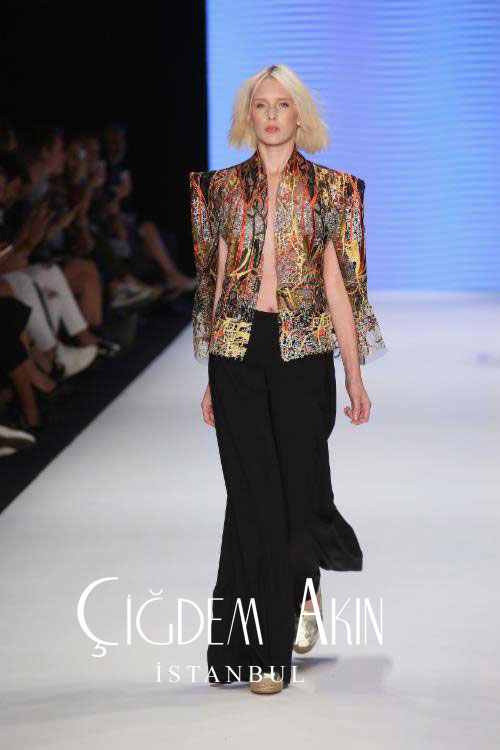 Cigdem Akin Fashion 2017 collection — look 1