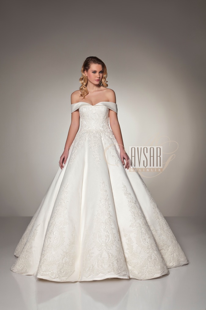 Avsar Wedding Store Spring/Summer 2018 collection — look 1